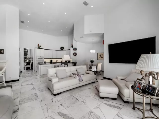 Продажа дома по адресу 1697 Mayacoo Lakes Boulevard - фото 9042207