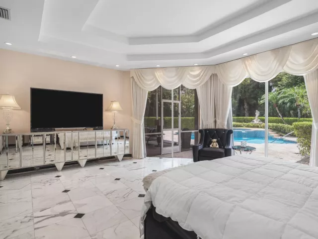 Продажа дома по адресу 1697 Mayacoo Lakes Boulevard - фото 9042226