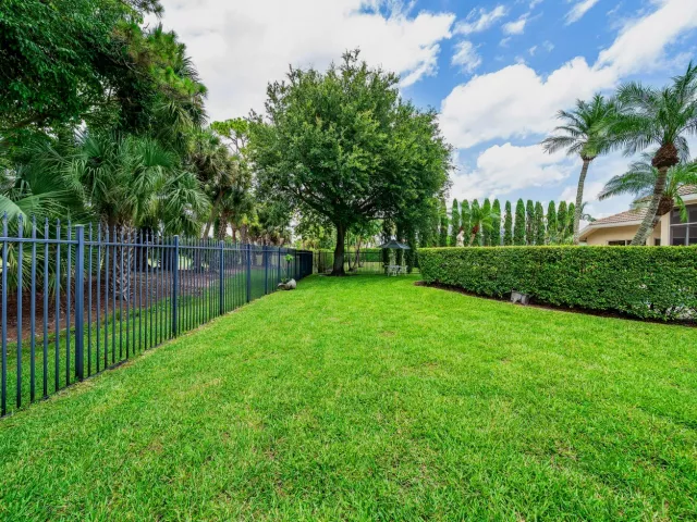 Продажа дома по адресу 1697 Mayacoo Lakes Boulevard - фото 9042301