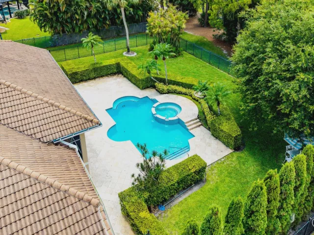 Продажа дома по адресу 1697 Mayacoo Lakes Boulevard - фото 9042332