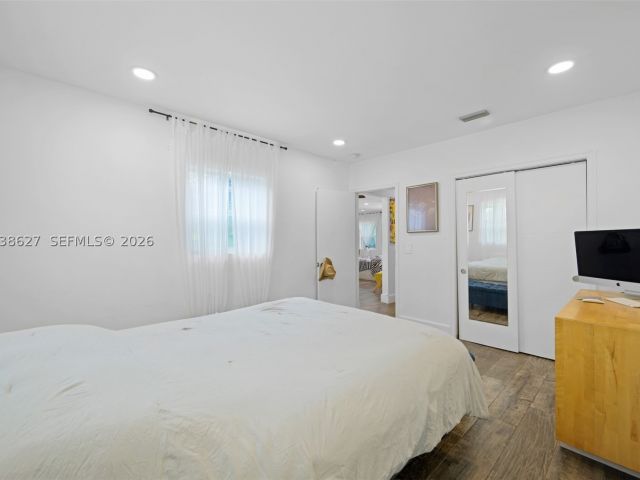 Продажа дома по адресу 761 NE 82nd Ter - фото 8346264