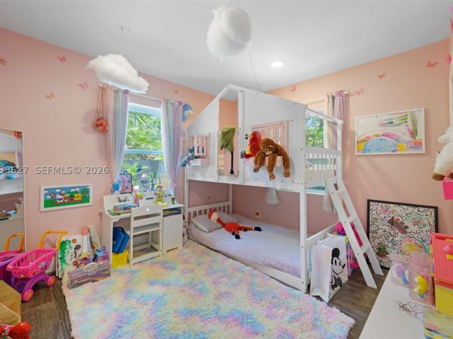 Продажа дома по адресу 761 NE 82nd Ter - фото 8346599
