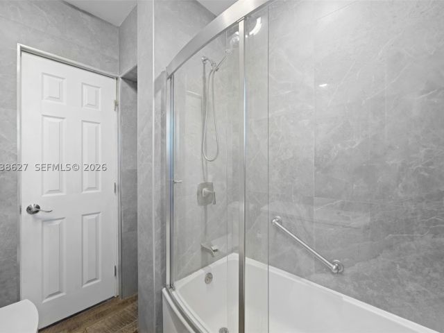 Продажа дома по адресу 761 NE 82nd Ter - фото 8348148