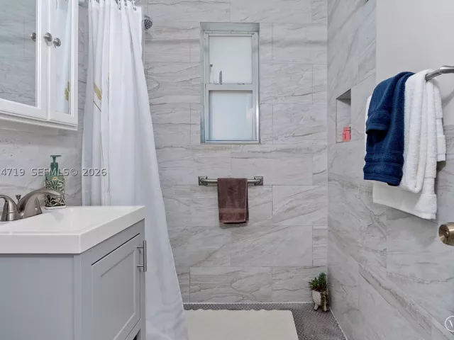 Продажа дома по адресу 6801 SW 27th St - фото 8859849