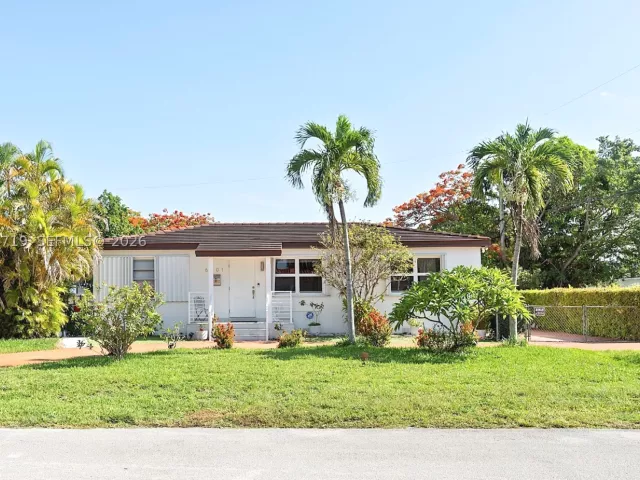 Продажа дома по адресу 6801 SW 27th St - фото 8859833