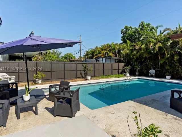Продажа дома по адресу 6801 SW 27th St - фото 8859852