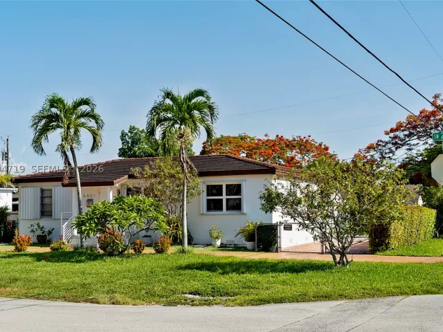 Продажа дома по адресу 6801 SW 27th St - фото 8859834