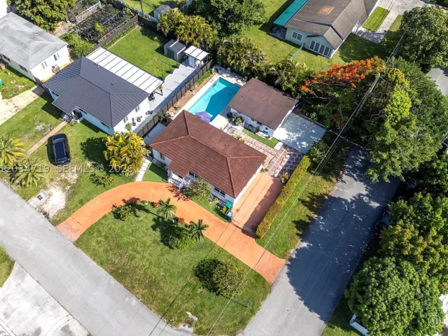 Продажа дома по адресу 6801 SW 27th St - фото 8859835