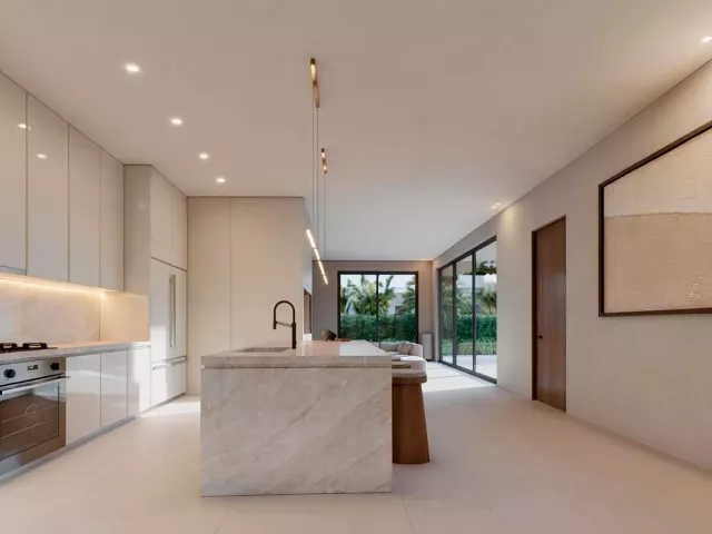 Продажа дома по адресу 1642 NE 8th Street - фото 8902656