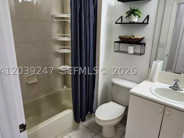 Продажа дома по адресу 4120 NE 22 ND CT - фото 8859724