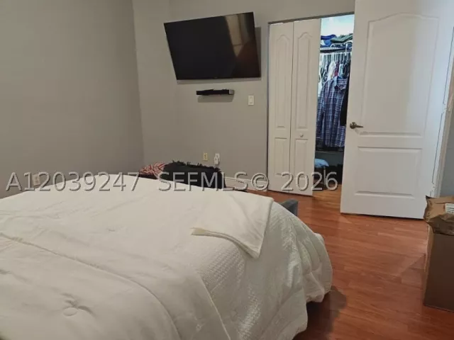 Продажа дома по адресу 4120 NE 22 ND CT - фото 8859729