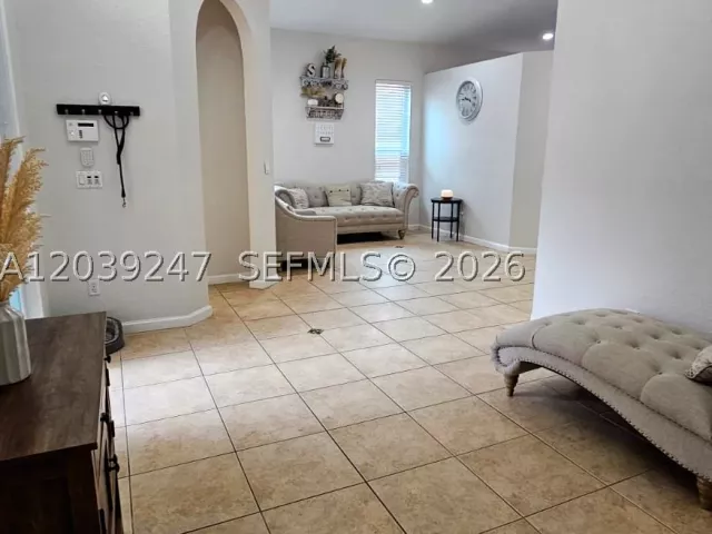 Продажа дома по адресу 4120 NE 22 ND CT - фото 8859716