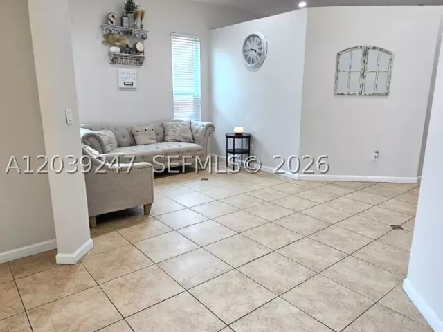 Продажа дома по адресу 4120 NE 22 ND CT - фото 8859717