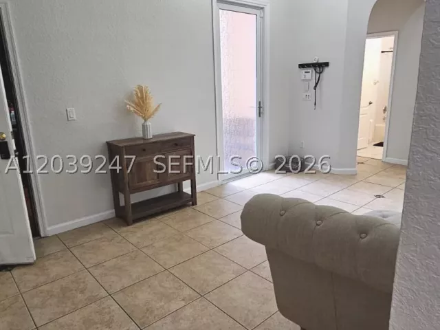 Продажа дома по адресу 4120 NE 22 ND CT - фото 8859719