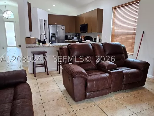 Продажа дома по адресу 4120 NE 22 ND CT - фото 8859720