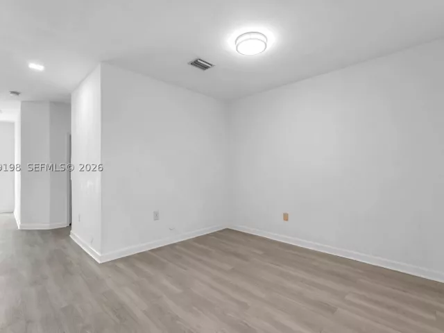 Продажа дома по адресу 14970 SW 9th Ter - фото 8929528