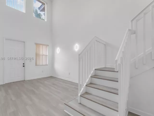 Продажа дома по адресу 14970 SW 9th Ter - фото 8929529