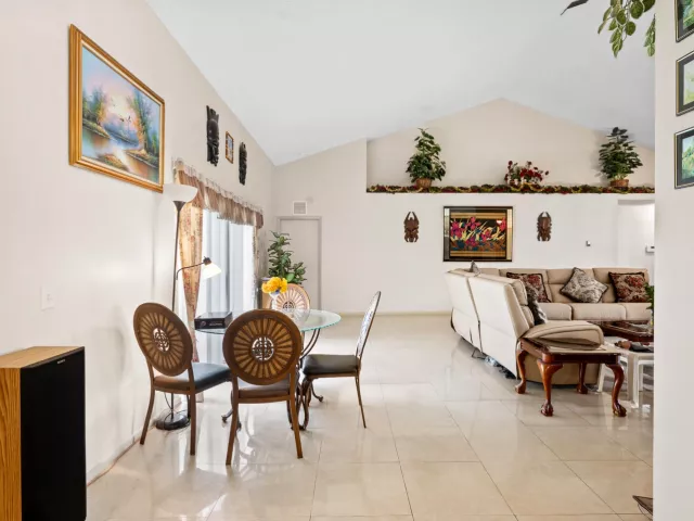 Продажа дома по адресу 16146 NW 14th Court - фото 8922555