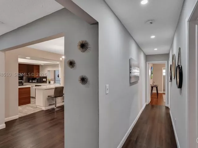 Продажа дома по адресу 4519 Monroe St - фото 8889116