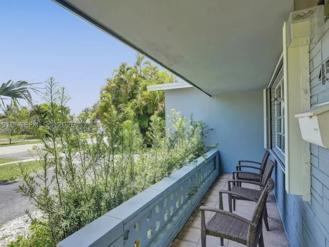Продажа дома по адресу 4519 Monroe St - фото 8889099
