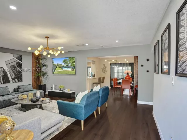 Продажа дома по адресу 4519 Monroe St - фото 8889100