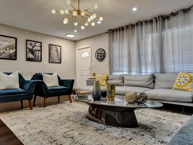 Продажа дома по адресу 4519 Monroe St - фото 8889102