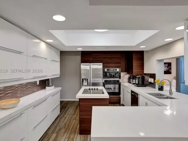 Продажа дома по адресу 4519 Monroe St - фото 8889103
