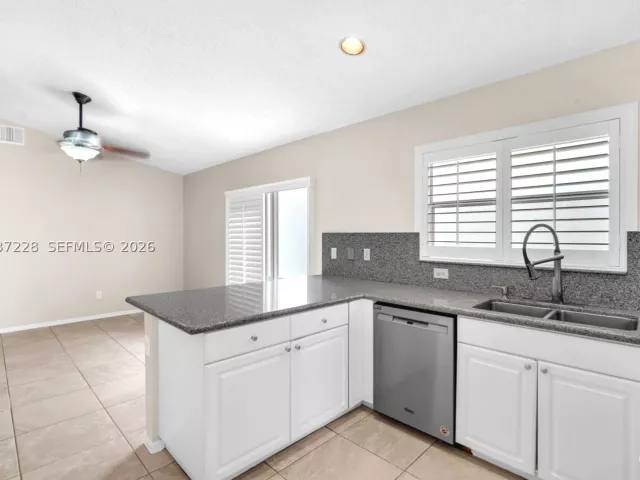 Продажа дома по адресу 467 SW 191st Terrace - фото 8922136