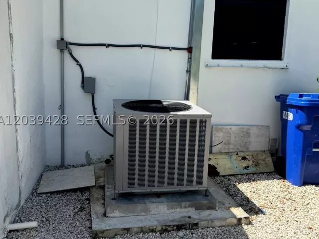 Продажа дома по адресу 1880 NE 159th St - фото 9276637