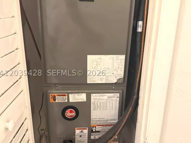 Продажа дома по адресу 1880 NE 159th St - фото 9276642