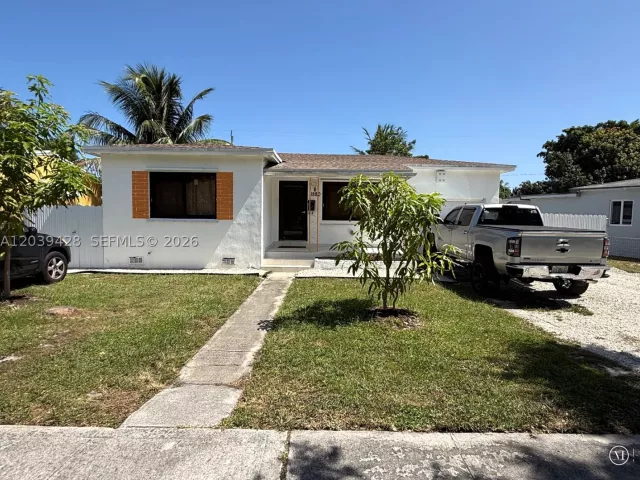 Продажа дома по адресу 1880 NE 159th St - фото 9276624