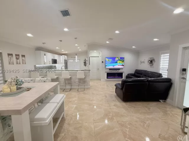 Продажа дома по адресу 19331 NW 57th Ct - фото 8900946