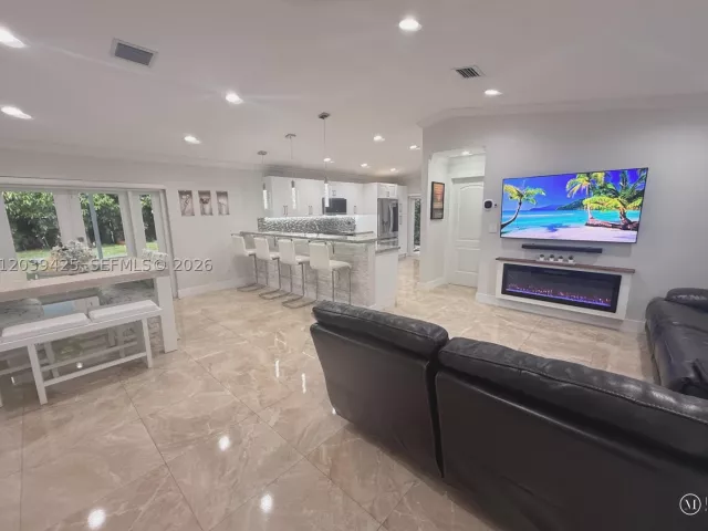 Продажа дома по адресу 19331 NW 57th Ct - фото 8900947