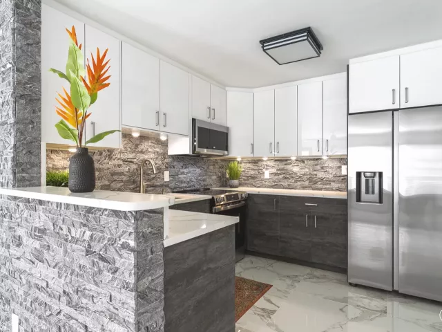 Продажа дома по адресу 3141 NE 14th Avenue - фото 8928766