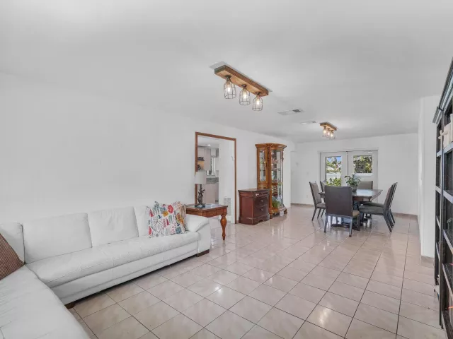 Продажа дома по адресу 7321 Cody Street - фото 9380797