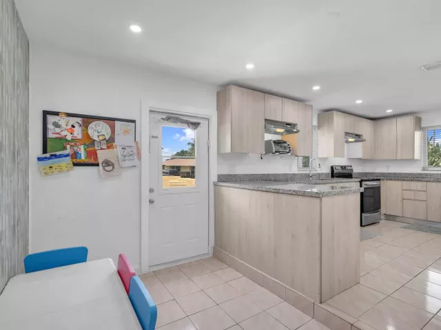 Продажа дома по адресу 7321 Cody Street - фото 9380801