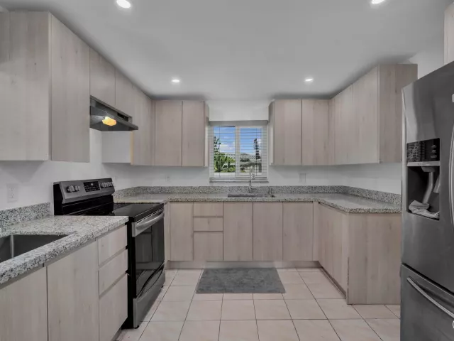 Продажа дома по адресу 7321 Cody Street - фото 9380802