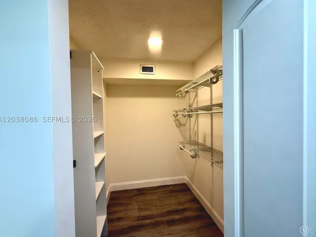 Продажа дома по адресу 2565 Garden Ct - фото 9007117