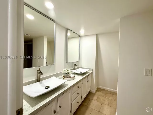 Продажа дома по адресу 2565 Garden Ct - фото 9007118