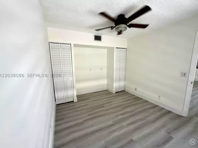 Продажа дома по адресу 2565 Garden Ct - фото 9007124
