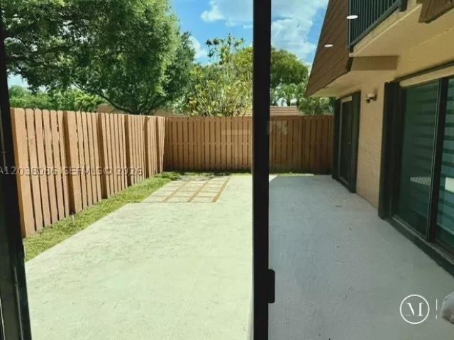 Продажа дома по адресу 2565 Garden Ct - фото 9007128