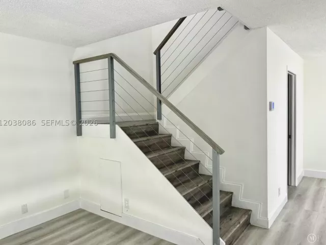 Продажа дома по адресу 2565 Garden Ct - фото 9007106