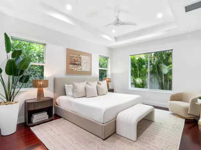 Продажа дома по адресу 412 SE 4th Avenue - фото 9266362