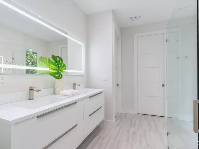 Продажа дома по адресу 412 SE 4th Avenue - фото 9266363