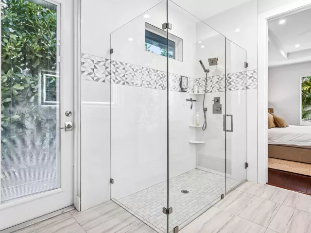 Продажа дома по адресу 412 SE 4th Avenue - фото 9266364