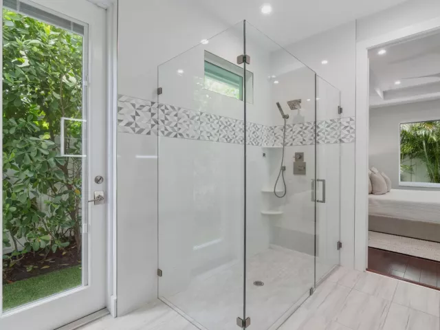 Продажа дома по адресу 412 SE 4th Avenue - фото 9266366