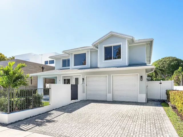 Продажа дома по адресу 412 SE 4th Avenue - фото 9266352