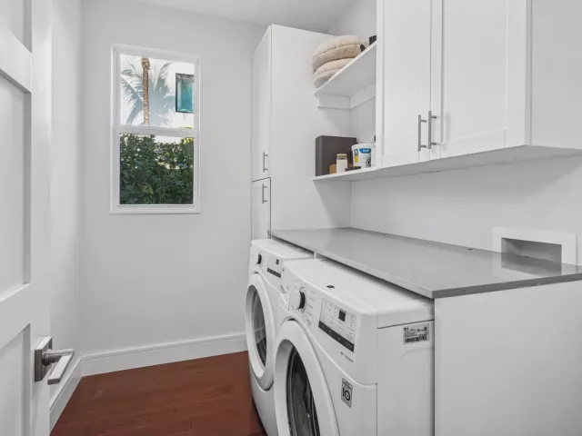 Продажа дома по адресу 412 SE 4th Avenue - фото 9266372