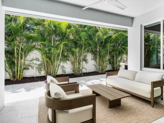Продажа дома по адресу 412 SE 4th Avenue - фото 9266376