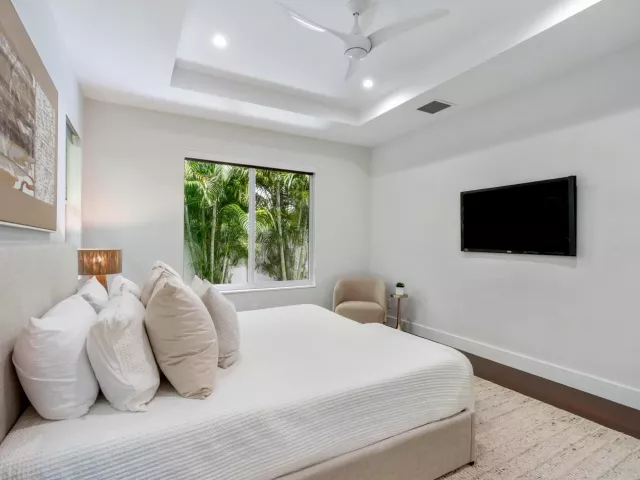 Продажа дома по адресу 412 SE 4th Avenue - фото 9266385